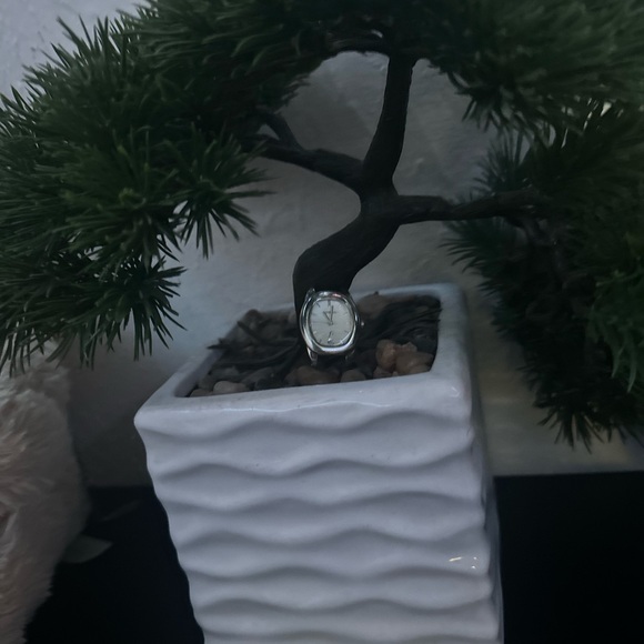 watch - Picture 2 of 9